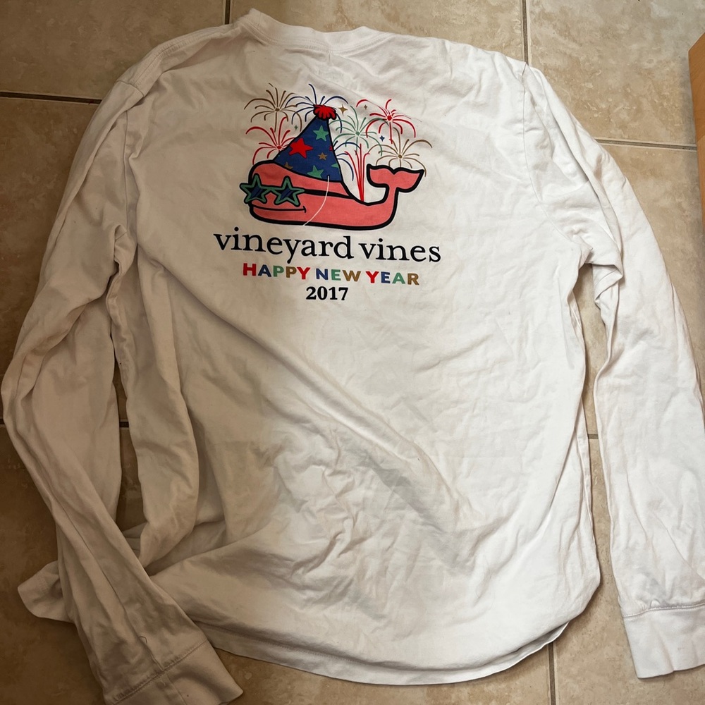 Vineyard Vines New Years Size XL White Long Sleeve T Shirt
